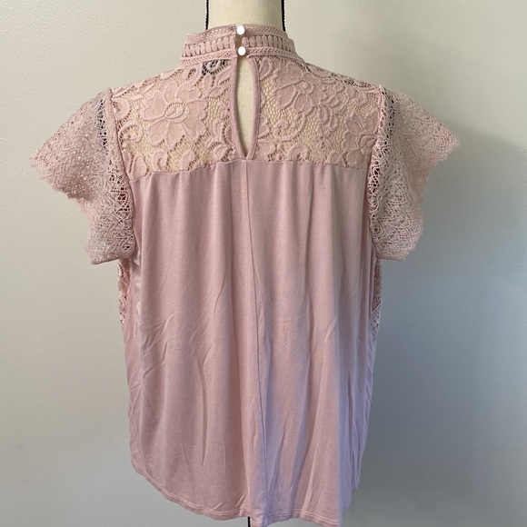 Cable & Gauge XL Pink lace top - Picture 3 of 6